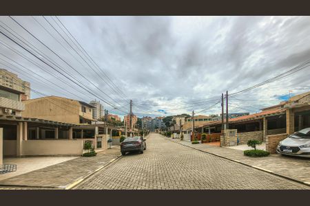 Casa de condomínio à venda com 283m², 4 quartos e 4 vagasCondomínio