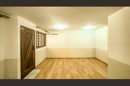 Casa de condomínio à venda com 283m², 4 quartos e 4 vagasSala