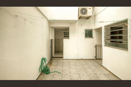 Casa de condomínio à venda com 283m², 4 quartos e 4 vagasQuintal