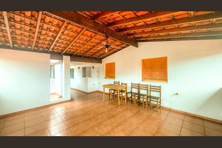 Casa de condomínio à venda com 283m², 4 quartos e 4 vagasTerraço