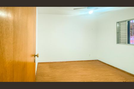 Casa de condomínio à venda com 283m², 4 quartos e 4 vagasQuarto 2