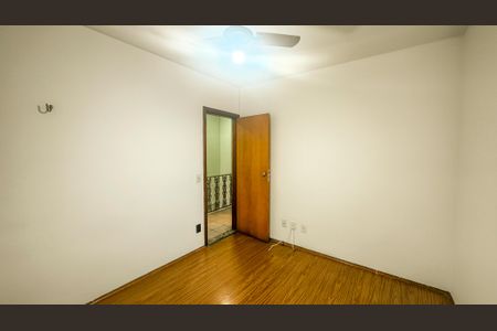 Casa de condomínio à venda com 283m², 4 quartos e 4 vagasQuarto 2