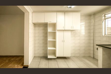 Casa de condomínio à venda com 283m², 4 quartos e 4 vagasCozinha