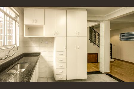 Casa de condomínio à venda com 283m², 4 quartos e 4 vagasCozinha