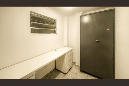 Casa de condomínio à venda com 283m², 4 quartos e 4 vagasEscritório