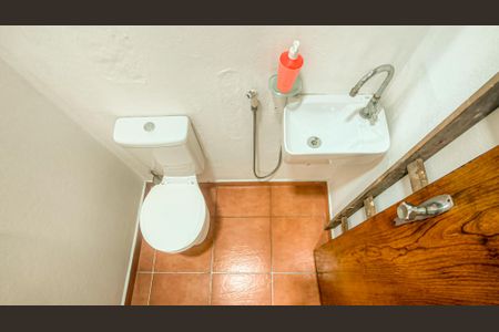 Casa de condomínio à venda com 283m², 4 quartos e 4 vagasLavabo