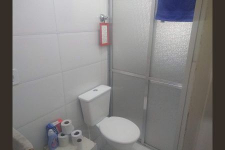 Banheiro de apartamento para alugar com 1 quarto, 39m² em Nova Mirim, Praia Grande