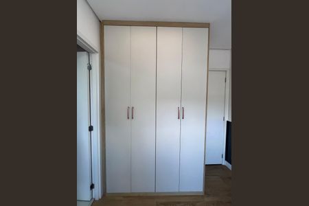 Apartamento para alugar com 119m², 3 quartos e 2 vagasDetalhe da Suite 2