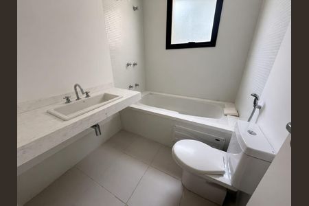 Banheiro de apartamento à venda com 1 quarto, 87m² em Vila Progredior, São Paulo