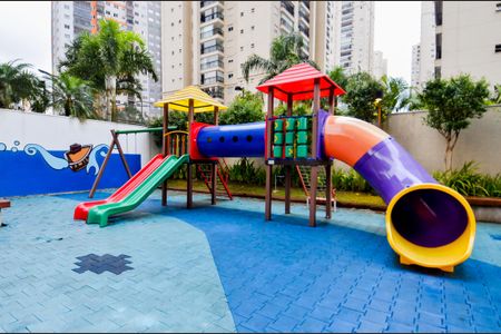 Apartamento à venda com 100m², 3 quartos e 2 vagasÁrea comum - Playground