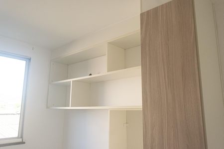 Closet de apartamento para alugar com 2 quartos, 45m² em Inhoaíba, Rio de Janeiro