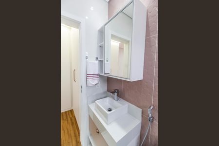 Casa de condomínio à venda com 381m², 5 quartos e 4 vagas Casa de condomínio à venda com 381m², 5 quartos e 4 vagasBanheiro da Suíte