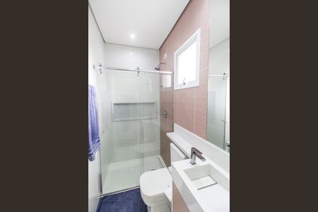 Casa de condomínio à venda com 381m², 5 quartos e 4 vagas Casa de condomínio à venda com 381m², 5 quartos e 4 vagasBanheiro da Suíte