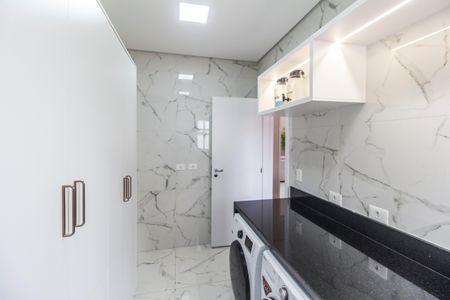 Casa de condomínio à venda com 381m², 5 quartos e 4 vagas Casa de condomínio à venda com 381m², 5 quartos e 4 vagasÁrea de Serviço