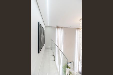 Casa de condomínio à venda com 381m², 5 quartos e 4 vagas Casa de condomínio à venda com 381m², 5 quartos e 4 vagasDetalhe