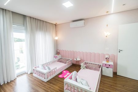 Casa de condomínio à venda com 381m², 5 quartos e 4 vagas Casa de condomínio à venda com 381m², 5 quartos e 4 vagasSuíte 2