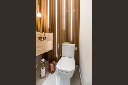 Casa de condomínio à venda com 381m², 5 quartos e 4 vagas Casa de condomínio à venda com 381m², 5 quartos e 4 vagasLavabo