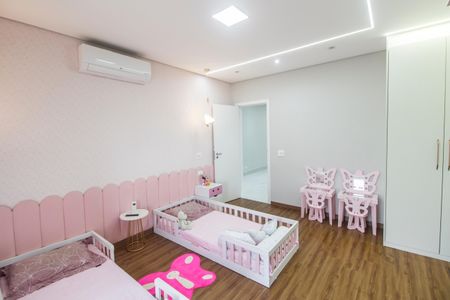 Casa de condomínio à venda com 381m², 5 quartos e 4 vagas Casa de condomínio à venda com 381m², 5 quartos e 4 vagasSuíte 2