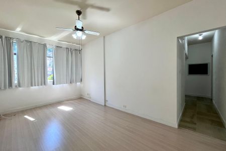 Sala  de apartamento para alugar com 3 quartos, 75m² em Copacabana, Rio de Janeiro