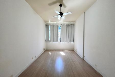 Sala  de apartamento para alugar com 3 quartos, 75m² em Copacabana, Rio de Janeiro
