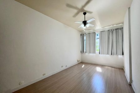 Sala  de apartamento para alugar com 3 quartos, 75m² em Copacabana, Rio de Janeiro