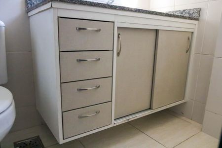 Apartamento para alugar com 103m², 3 quartos e 2 vagas Apartamento para alugar com 103m², 3 quartos e 2 vagasBanheiro social