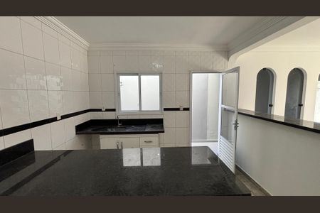 Casa para alugar com 113m², 3 quartos e 2 vagas Casa para alugar com 113m², 3 quartos e 2 vagasCozinha