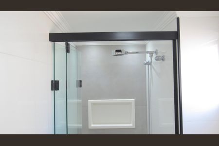 Apartamento à venda com 74m², 2 quartos e 2 vagasBanheiro da Suíte