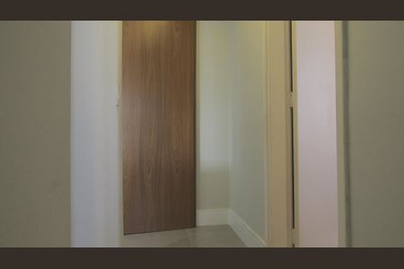 Apartamento à venda com 74m², 2 quartos e 2 vagasCorredor