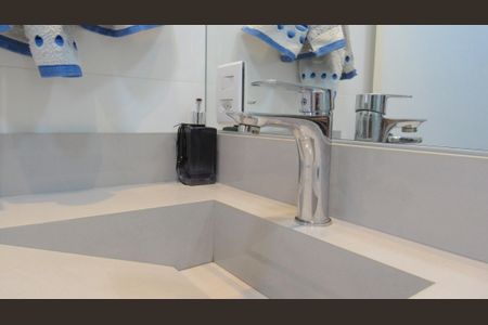 Apartamento à venda com 74m², 2 quartos e 2 vagasBanheiro 2