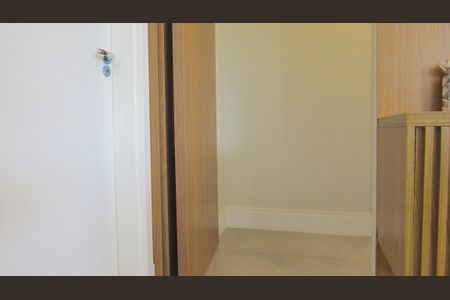 Apartamento à venda com 74m², 2 quartos e 2 vagasCorredor