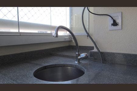 Apartamento à venda com 74m², 2 quartos e 2 vagasChurrasqueira