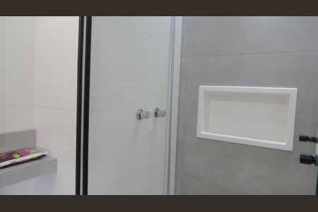 Apartamento à venda com 74m², 2 quartos e 2 vagasBanheiro 2