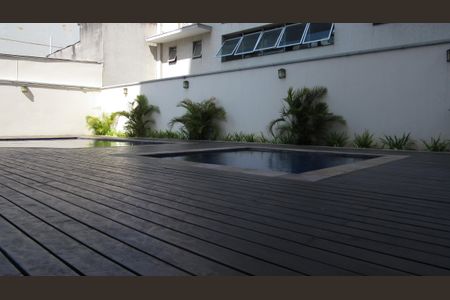 Apartamento à venda com 74m², 2 quartos e 2 vagasÁrea comum - Piscina