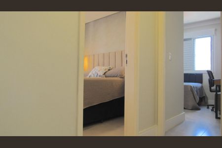 Apartamento à venda com 74m², 2 quartos e 2 vagasCorredor