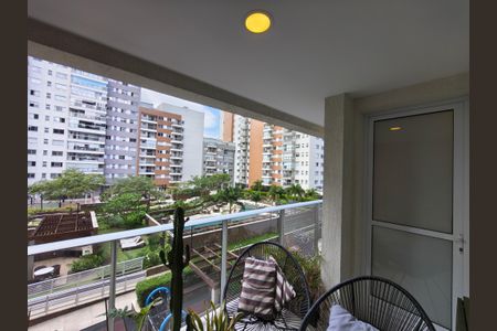 Apartamento para alugar com 64m², 1 quarto e 1 vagaVaranda - Sala