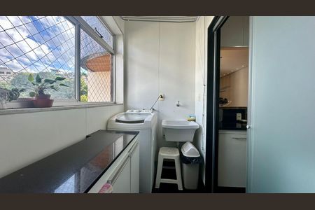 Apartamento à venda com 95m², 3 quartos e 2 vagasÁrea de serviço 