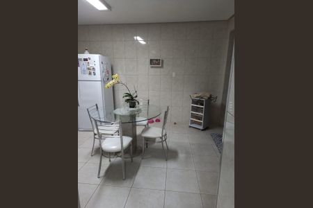 Casa à venda com 180m², 3 quartos e 2 vagasCozinha