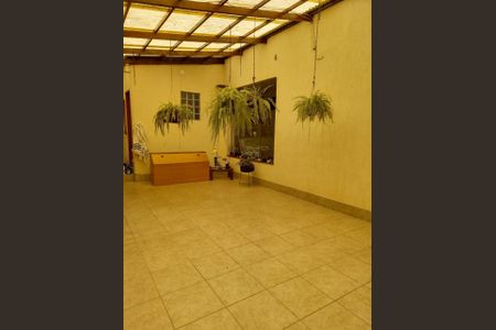 Casa à venda com 180m², 3 quartos e 2 vagasÁrea externa
