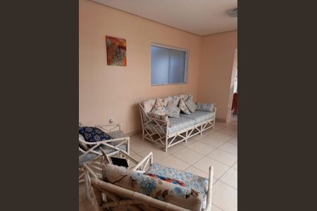 Casa à venda com 180m², 3 quartos e 2 vagasSala