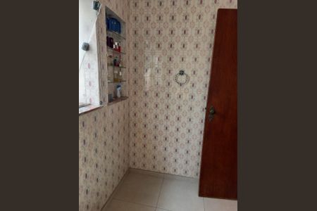 Casa à venda com 180m², 3 quartos e 2 vagasBanheiro