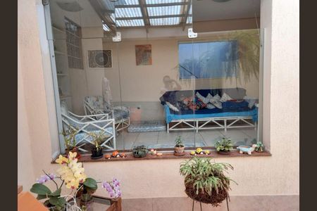 Casa à venda com 180m², 3 quartos e 2 vagasÁrea externa