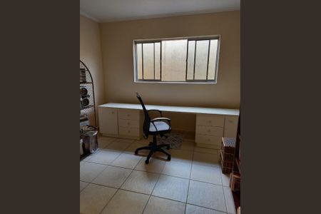 Casa à venda com 180m², 3 quartos e 2 vagasQuarto