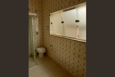 Casa à venda com 180m², 3 quartos e 2 vagasBanheiro