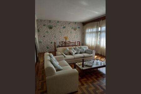Casa à venda com 180m², 3 quartos e 2 vagasSala