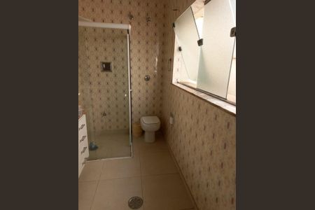Casa à venda com 180m², 3 quartos e 2 vagasBanheiro