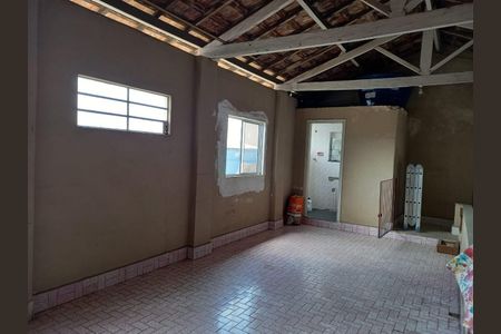 Casa à venda com 180m², 3 quartos e 2 vagasÁrea externa