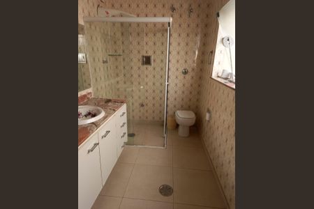 Casa à venda com 180m², 3 quartos e 2 vagasBanheiro