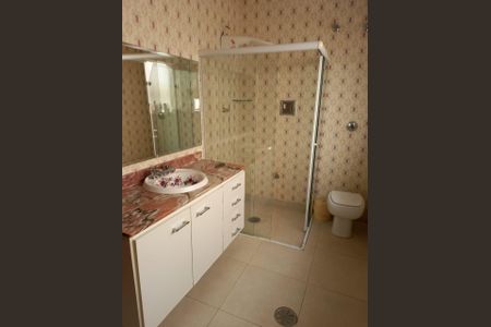 Casa à venda com 180m², 3 quartos e 2 vagasBanheiro