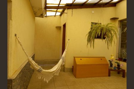 Casa à venda com 180m², 3 quartos e 2 vagasÁrea externa